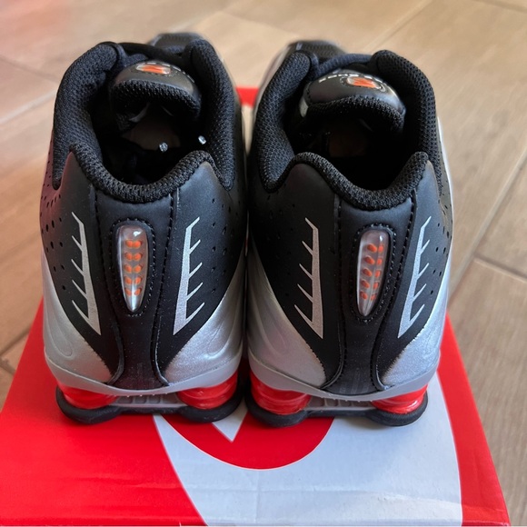 Nike Shox R4 - Picture 7 of 8